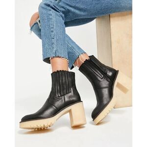 Free People James Chelsea Boot ‘90’s Y2K Vibes Black Leather 8.5 $120.00